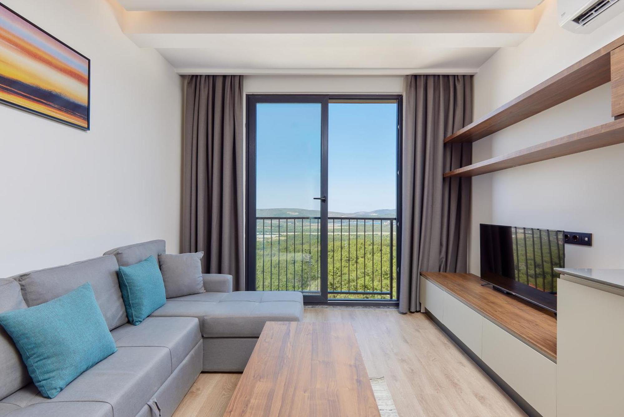 Bayview Hills Luxury Residences Tivat Exteriör bild